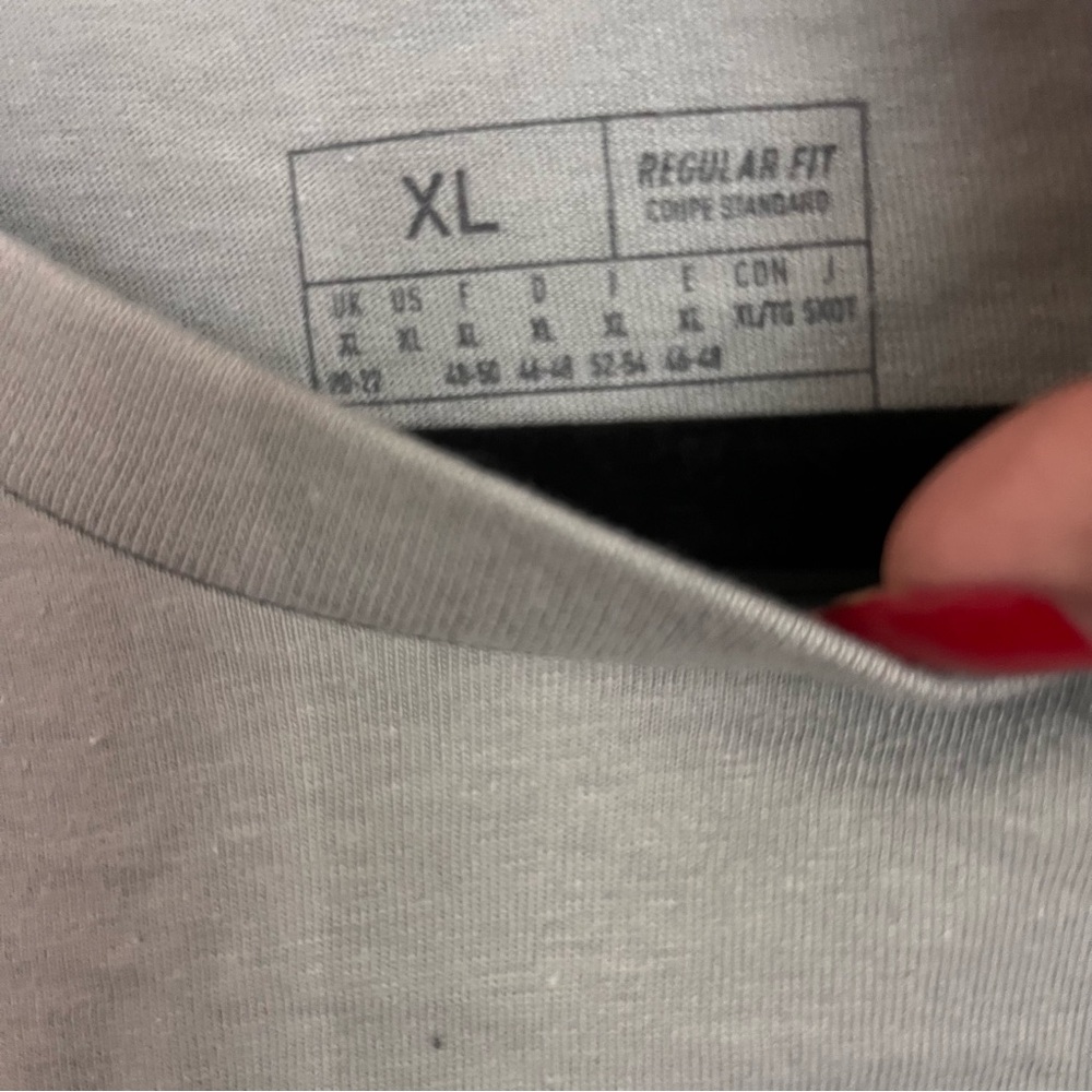 Adidas Gray Tee with Pink Emblem - Picture 4 of 6